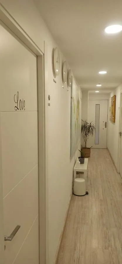 Dudi'S Peppers Apartment Malaga Homestay